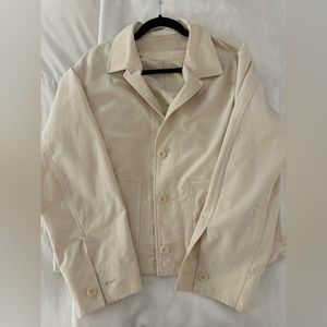 Uniqlo light jacket perfect for fall. Worn once!